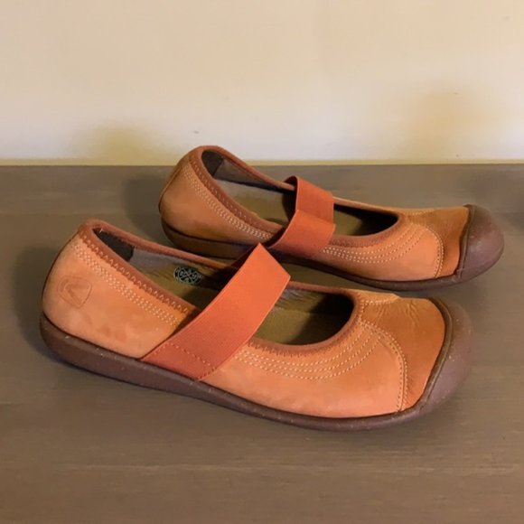 Keen Orange Leather Mary Jane Flats with Rubber Soles - Women’s Size 8 - Picture 4 of 11
